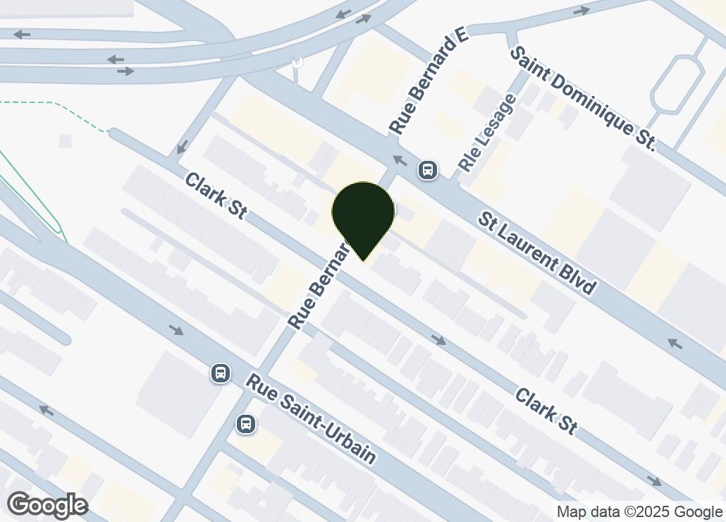 Map showing location at 45.5268082, -73.6024596