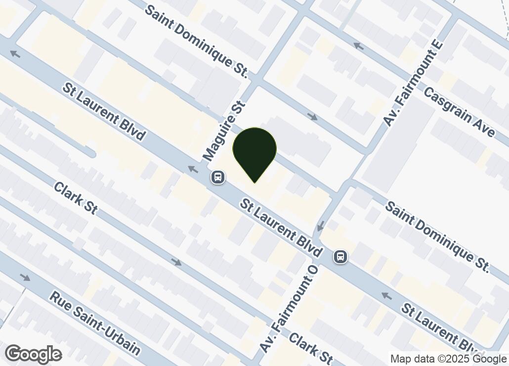 Map showing location at 45.5243761, -73.5952938