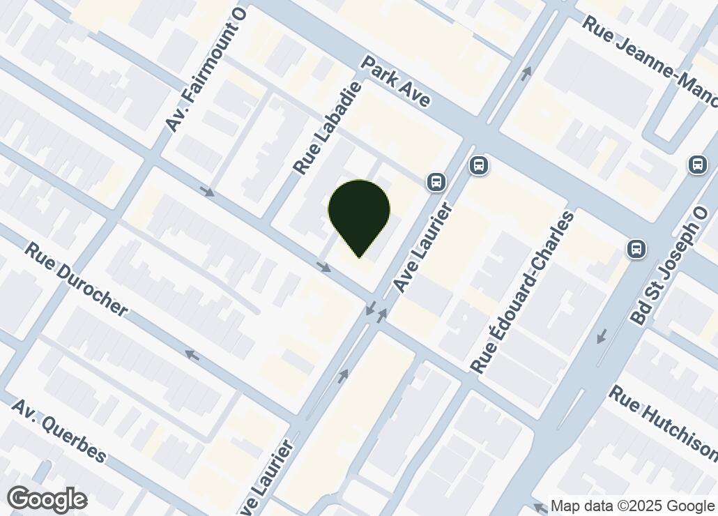 Map showing location at 45.5189601, -73.5967566