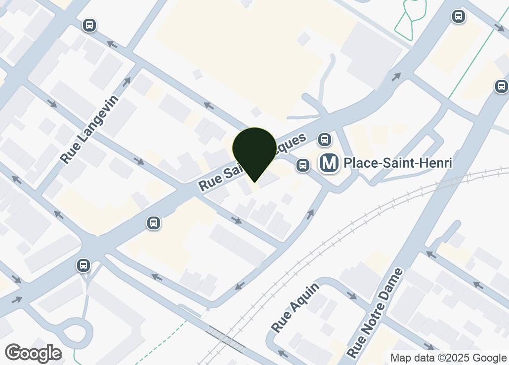 Map showing location at 45.4769446, -73.5872987