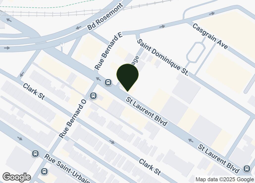 Map showing location at 45.5271518, -73.6015446