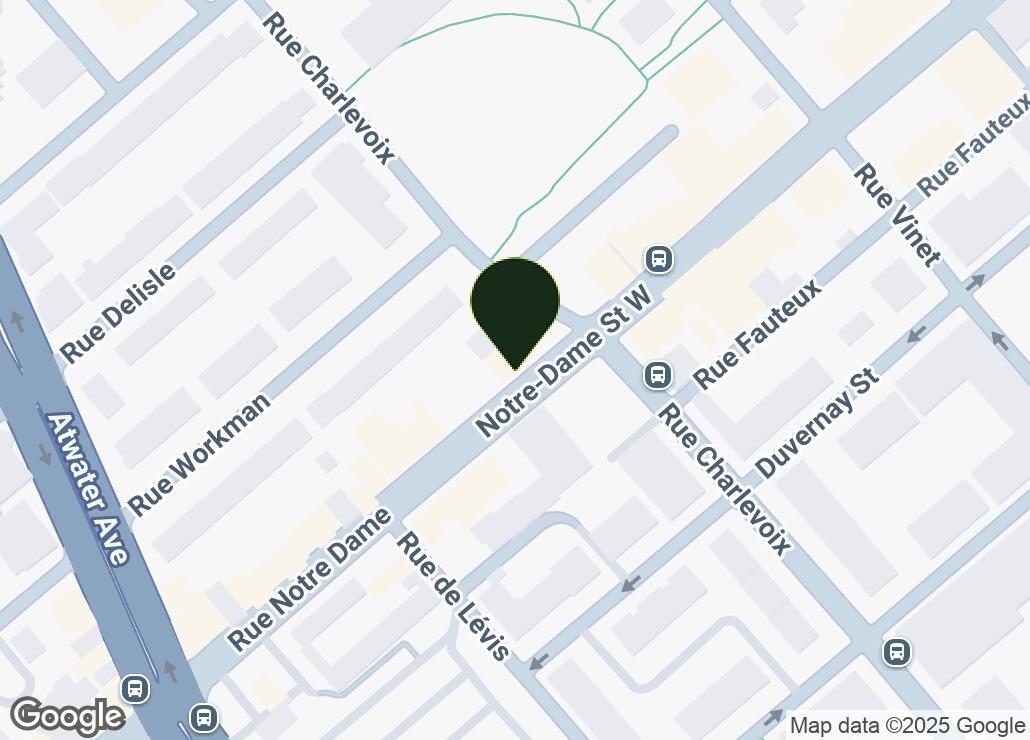 Map showing location at 45.4825, -73.5761111