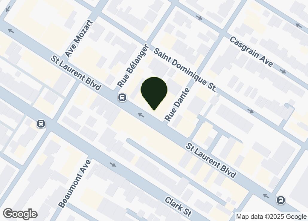 Map showing location at 45.5329101, -73.614075