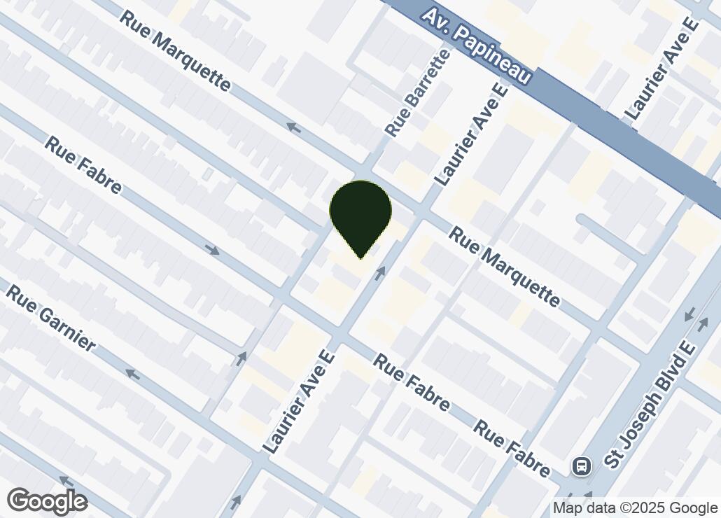 Map showing location at 45.5350663, -73.58255