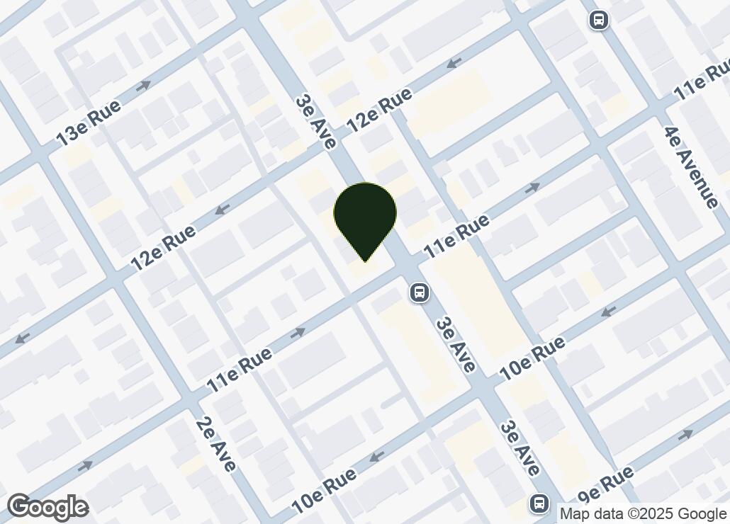 Map showing location at 46.827163, -71.23076