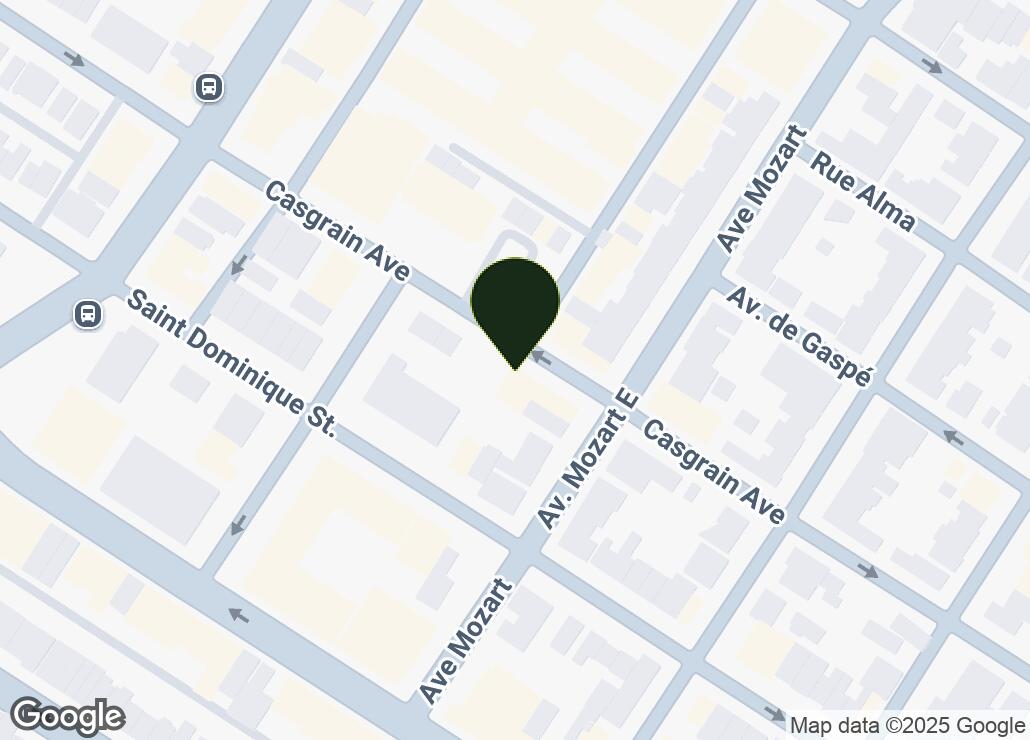 Map showing location at 45.5348319, -73.6151626