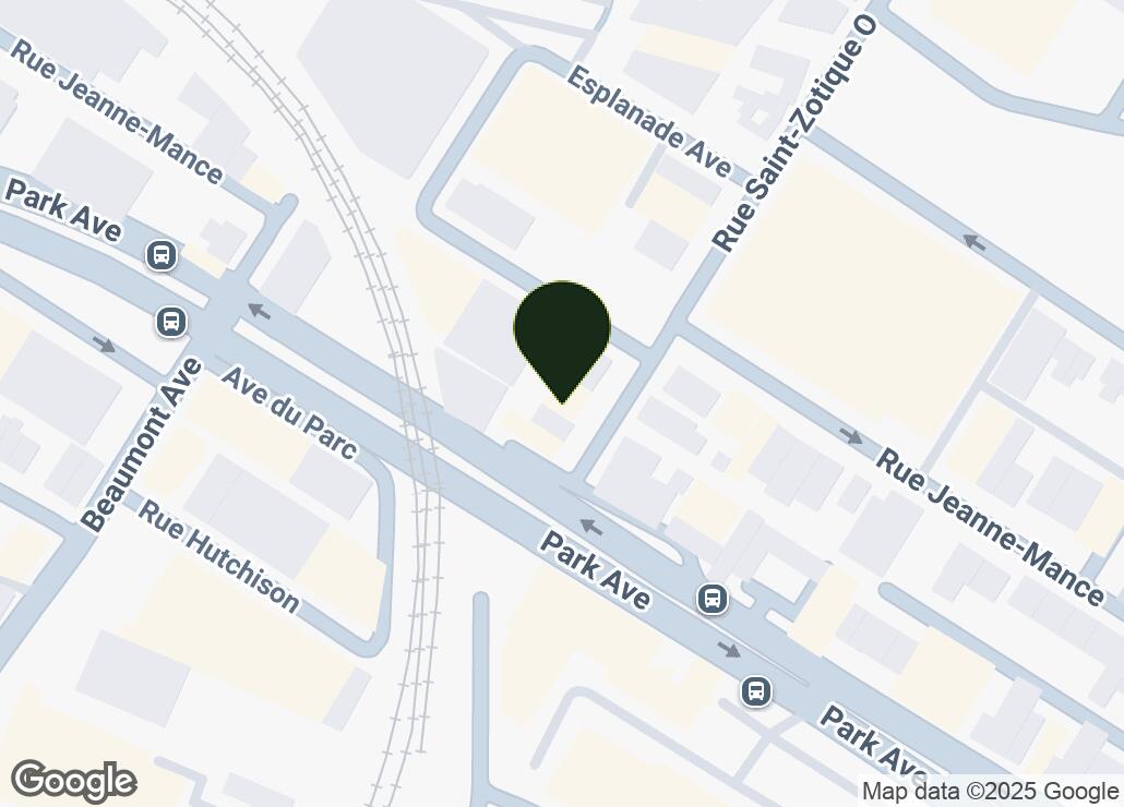 Map showing location at 45.5288804, -73.6162384