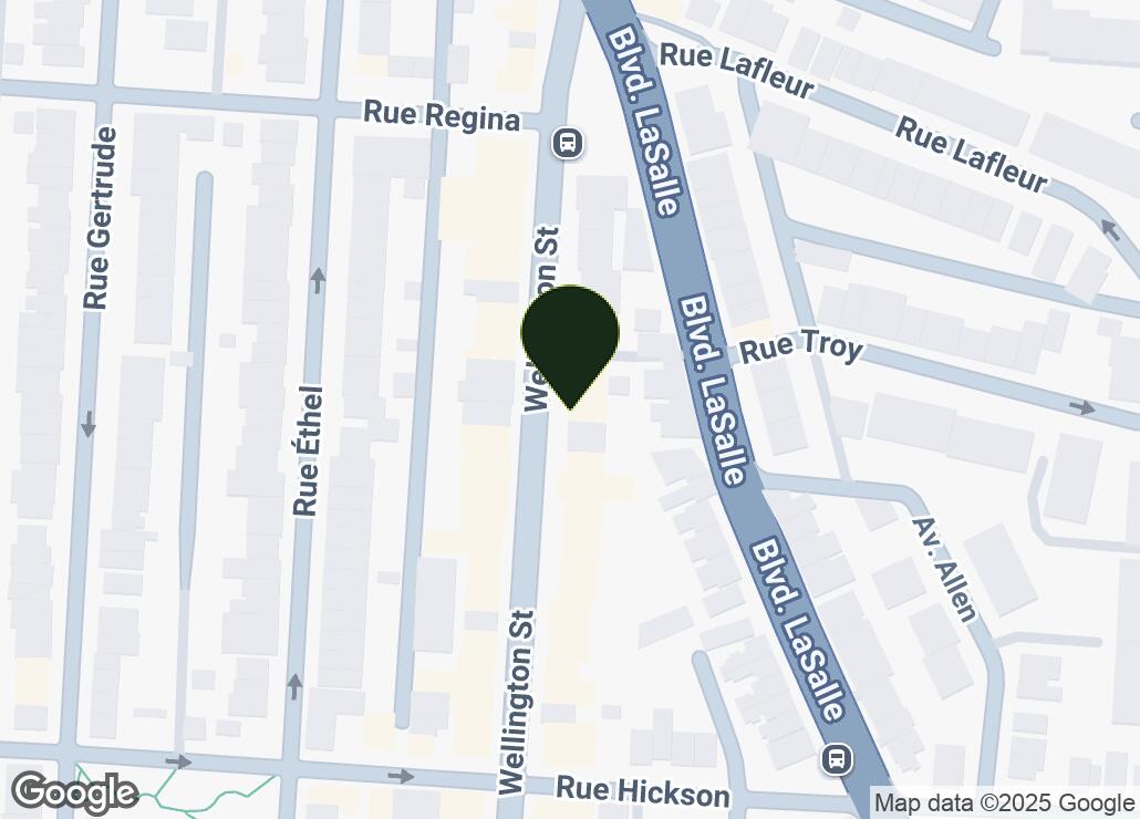 Map showing location at 45.4661616, -73.5665392