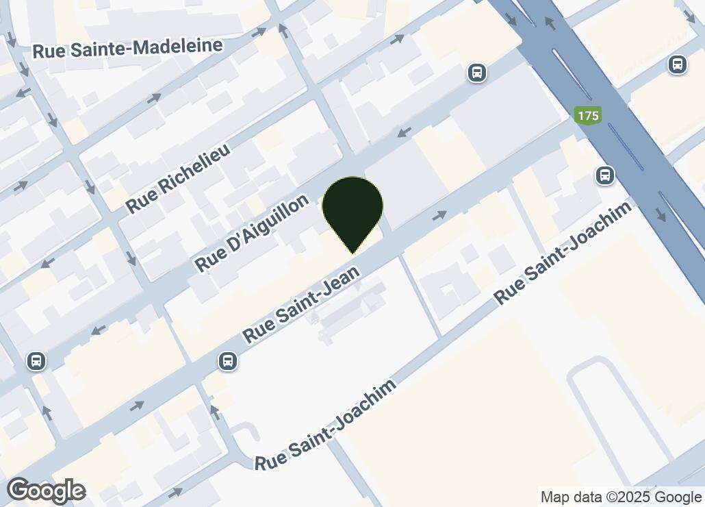 Map showing location at 46.8112463, -71.2175362