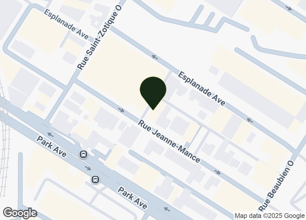 Map showing location at 45.528766, -73.614236