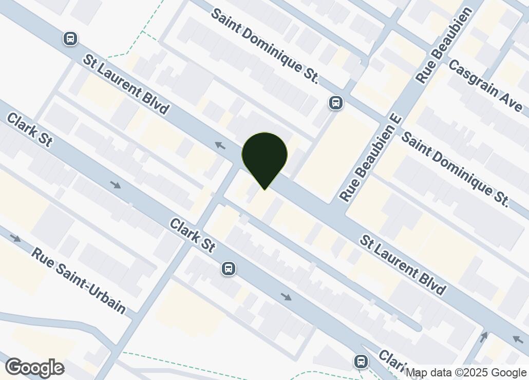 Map showing location at 45.5304038, -73.6091799