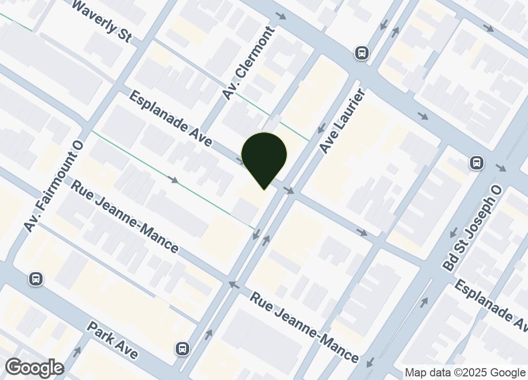 Map showing location at 45.5210115, -73.5948966