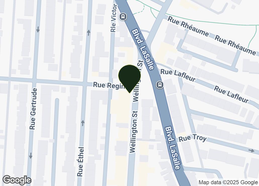 Map showing location at 45.4670473, -73.5667602