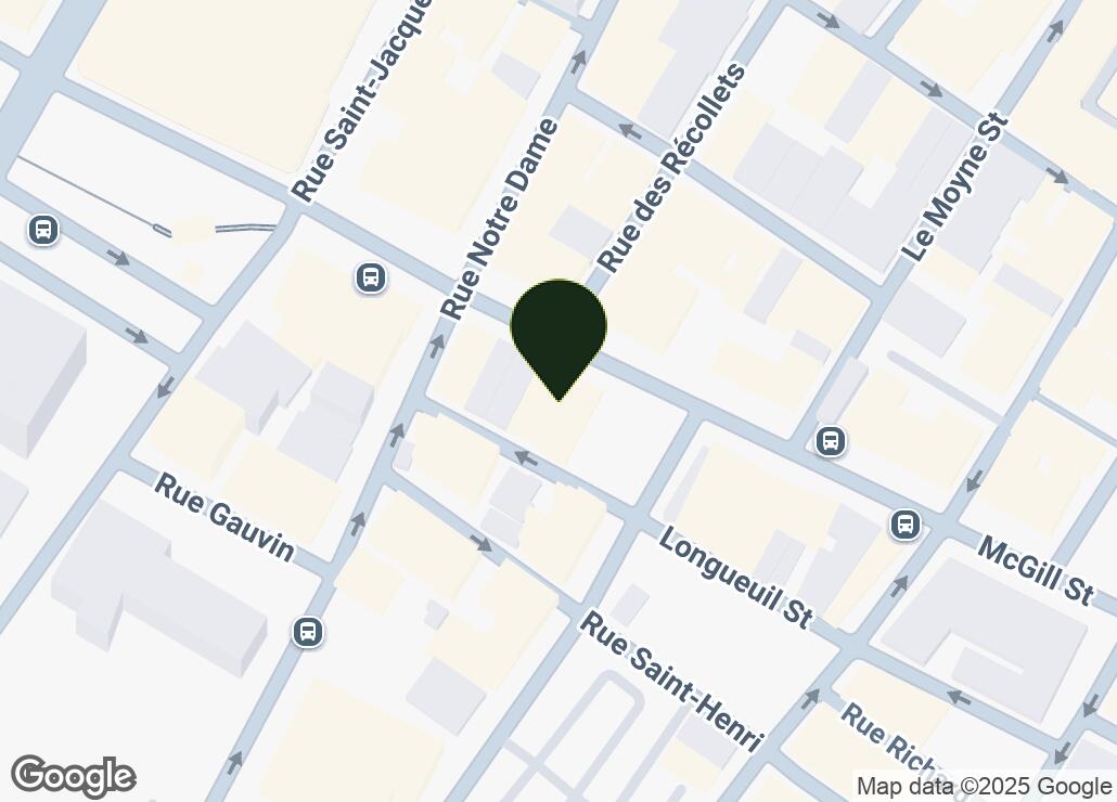 Map showing location at 45.5006018, -73.5590716