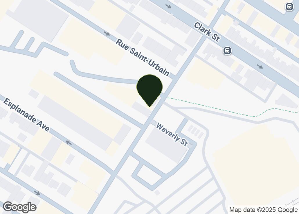 Map showing location at 45.5290966, -73.610996