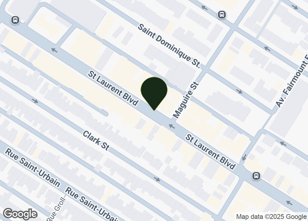 Map showing location at 45.524643, -73.5961901