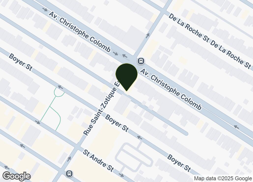 Map showing location at 45.5389176, -73.6051146