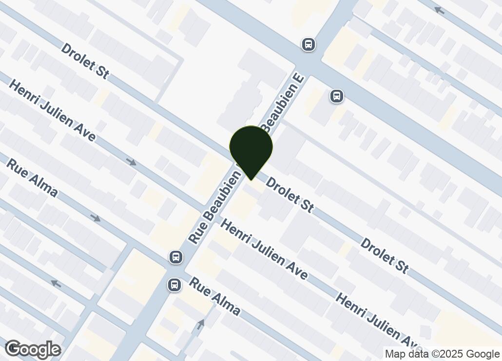 Map showing location at 45.5330956, -73.6056172