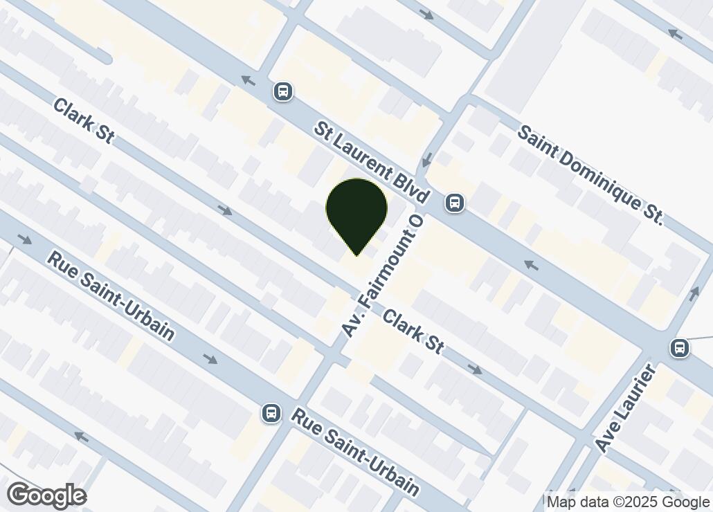 Map showing location at 45.5235286, -73.5951189