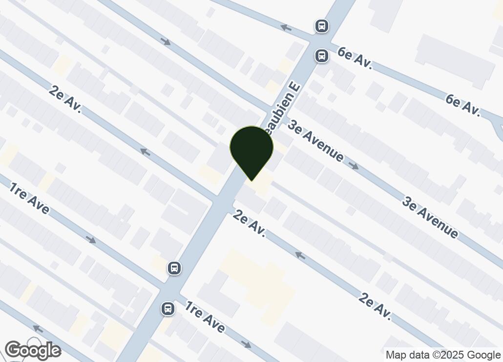 Map showing location at 45.5511799, -73.589462