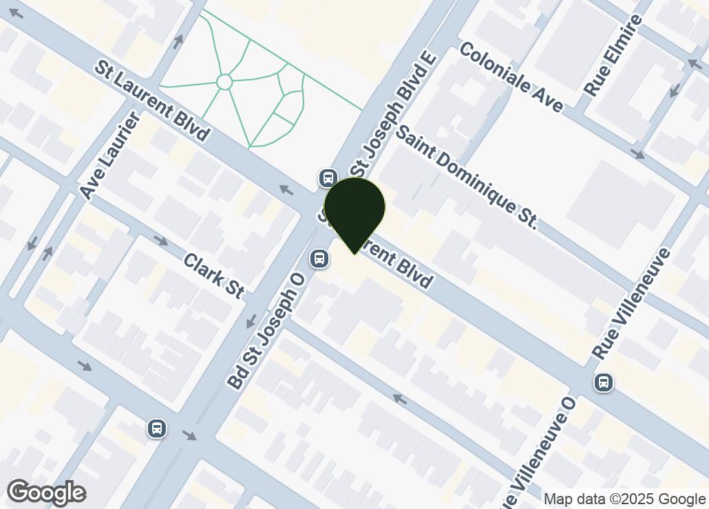 Map showing location at 45.5221605, -73.5911233