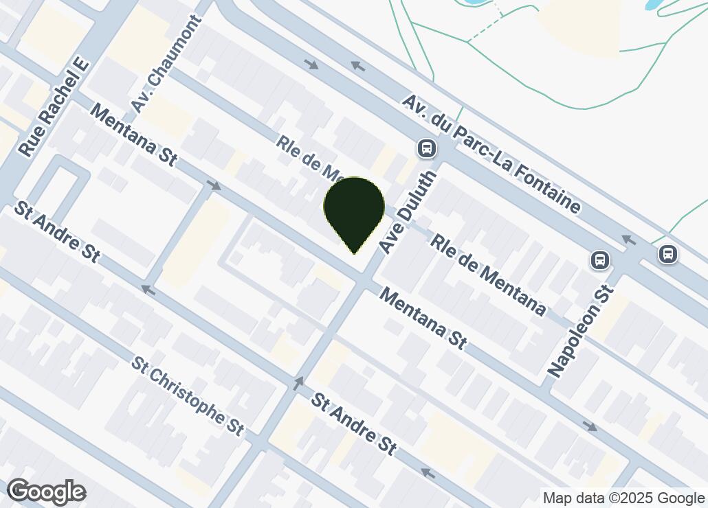 Map showing location at 45.5239555, -73.5731259