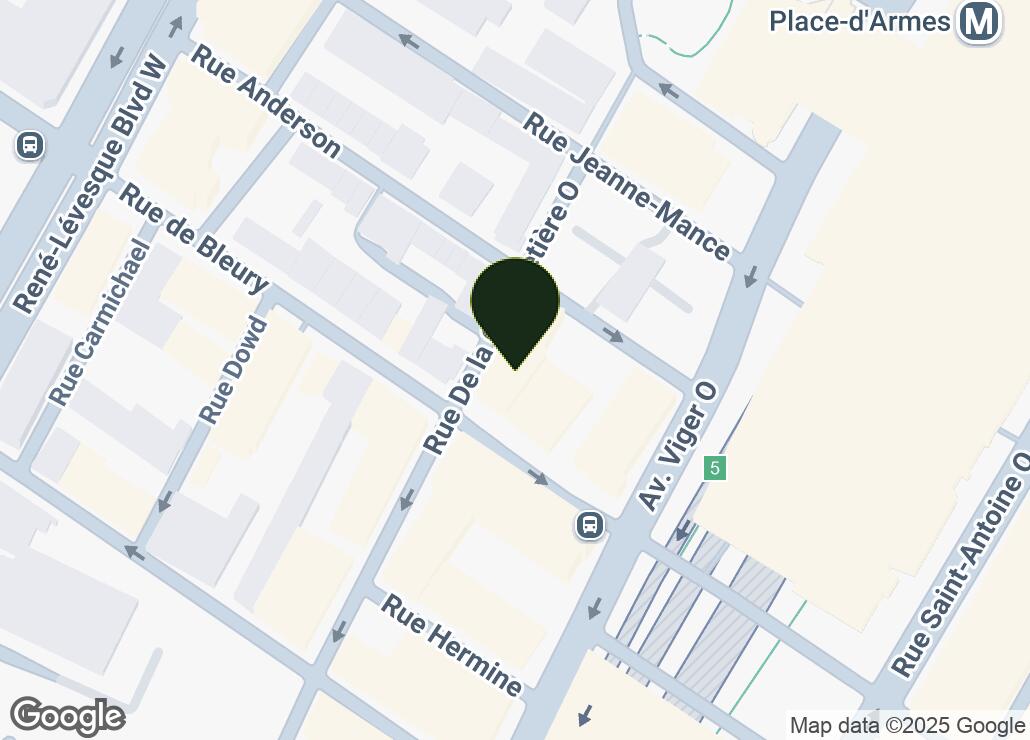 Map showing location at 45.5044461, -73.5623616